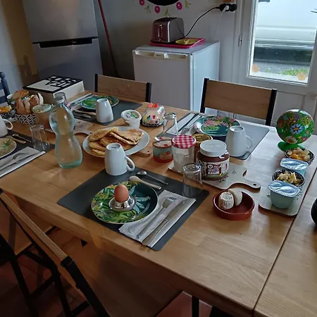 D'hotes La Maison De Monsieur Chaussette Frühstückspension